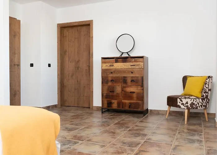 Alejandra Villa Lajares